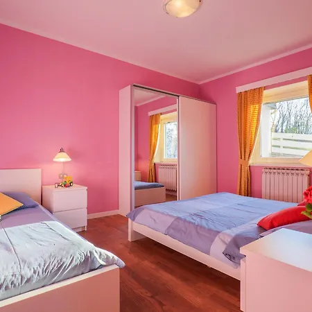 Sole 4 Garten Mit Pool Eg * Колико